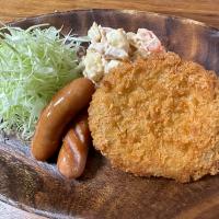 自家製コロッケとポテトサラダ
